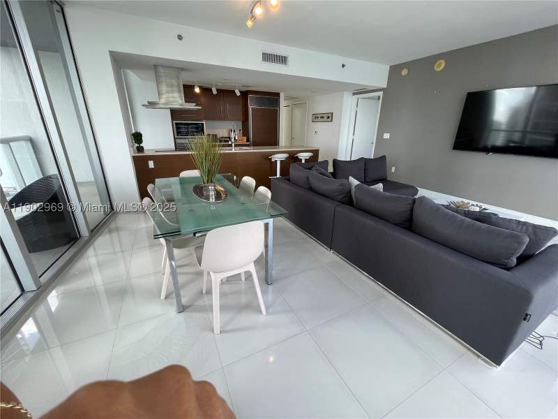 2 bedroom Condominium at 485 Brickell Ave 2602, Icon Brickell Condo No 3, Miami — photo 5