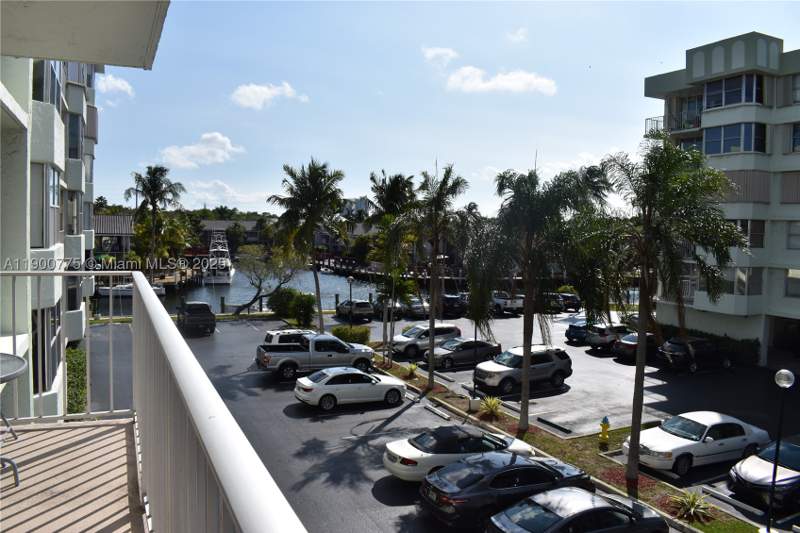 2 bedroom Condominium at 16570 NE 26th Ave 3C, Reef South Condo, North Miami Beach — photo 4