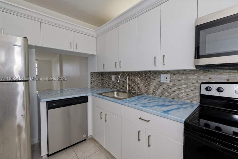 1 bedroom Condominium at 2903 N Miami Beach Blvd 806, Island Shores Condo, North Miami Beach — photo 4