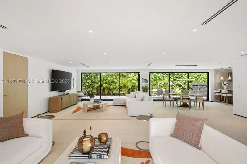 4 bedroom SingleFamilyResidence at 222 E Rivo Alto Dr, Rivo Alto Amd, Miami Beach — photo 5