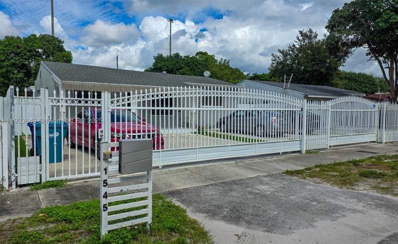 4 bedroom SingleFamilyResidence at 1545 NW 85th St, Gladys Park, Miami — photo 2
