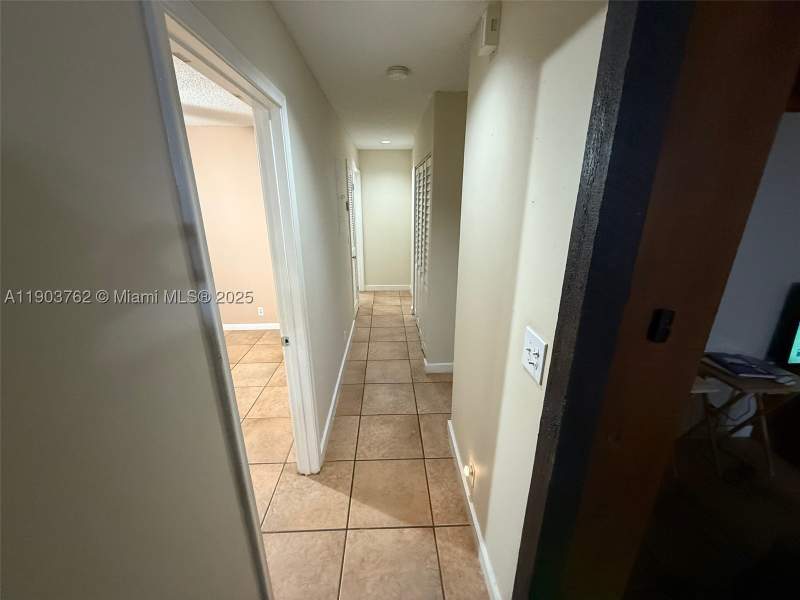 3 bedroom SingleFamilyResidence at 9422 SW 127th Ave, 2nd Addn To Calusa Club E, Miami — photo 4