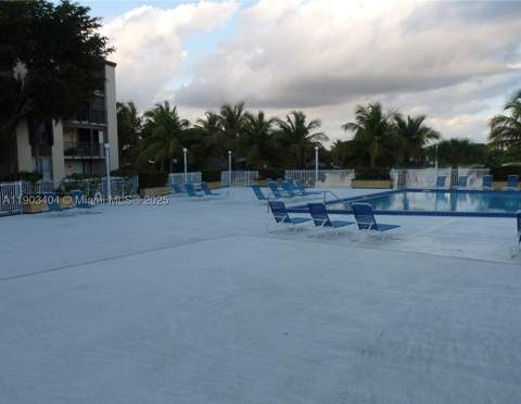 14401 N Kendall Dr 303N, Miami FL - photo 18 of 22