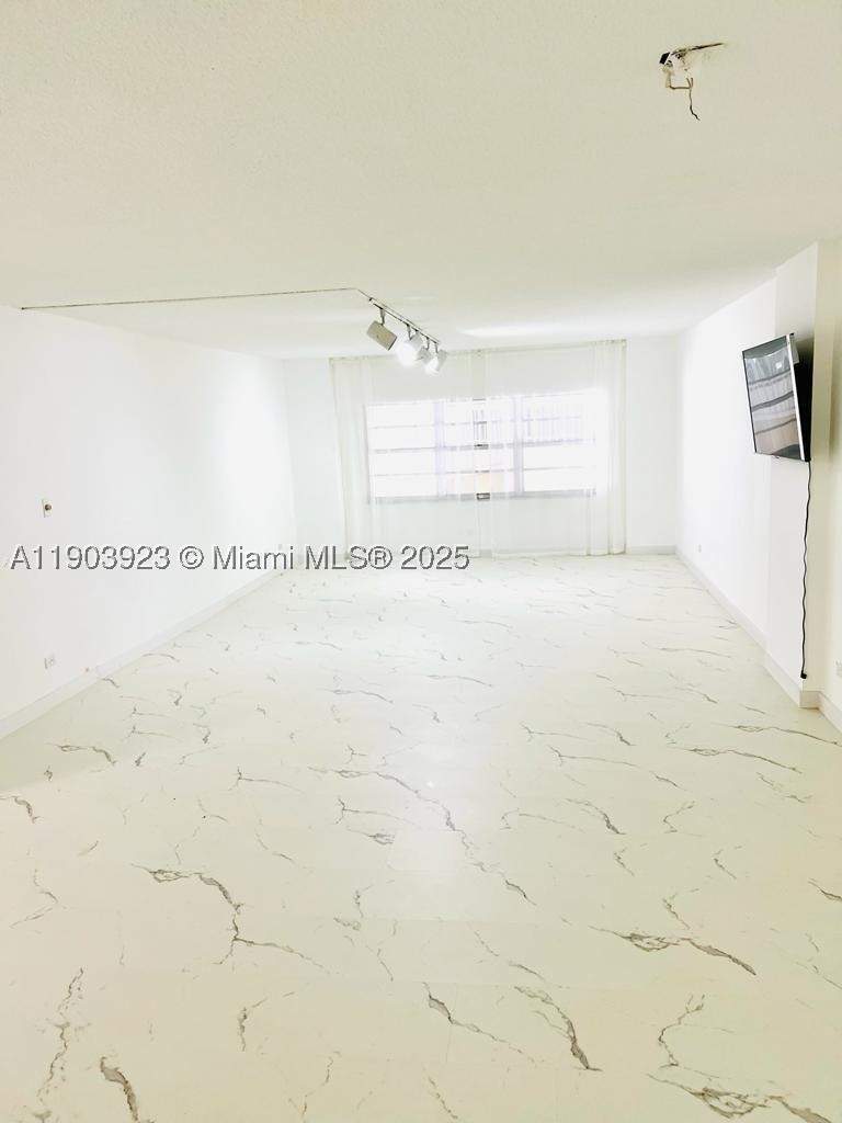 2 bedroom Condominium at 231 174th St Mo-3, Winston Towers 400 Condo, Sunny Isles Beach — photo 3