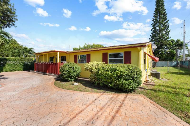 4 bedroom SingleFamilyResidence at 18151 NE 9th Ct, Pickwick Lake Estates Sec, North Miami Beach — photo 4