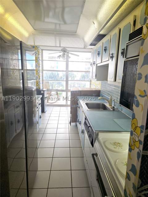 230 174th St 409, Sunny Isles Beach FL - photo 13 of 28