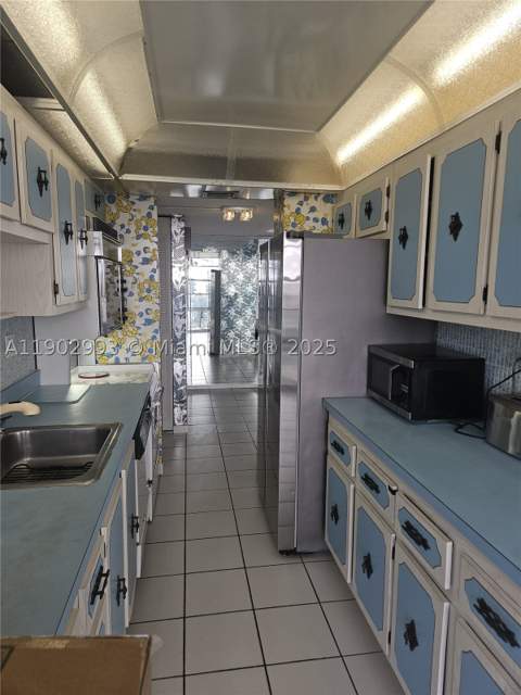 230 174th St 409, Sunny Isles Beach FL - photo 19 of 28
