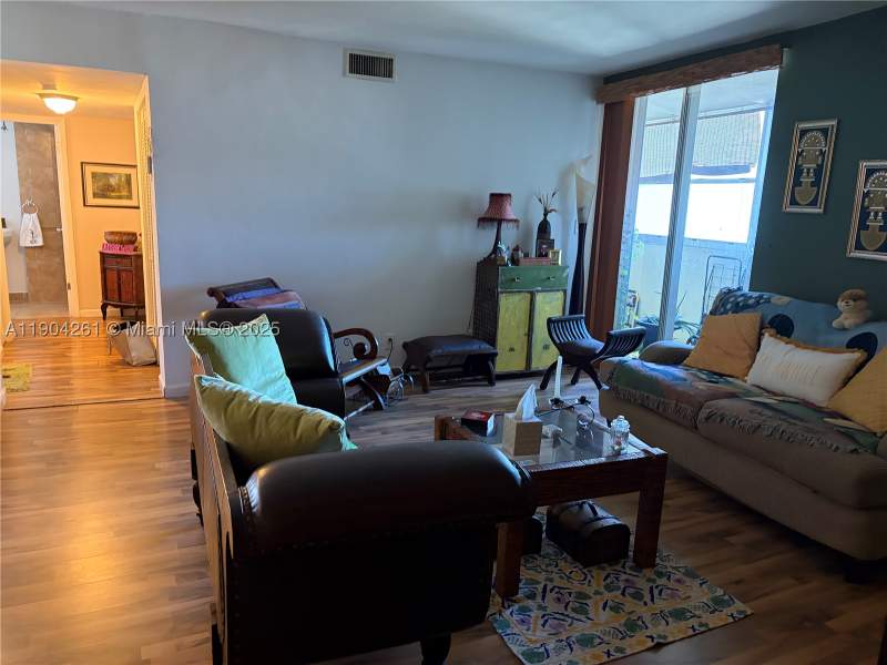 1 bedroom Condominium at 1401 NE Miami Gardens Dr 997, Fifth Moorings Condo, Miami — photo 5