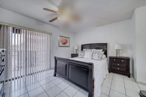 2612 W 54th Place Unit 204, Hialeah FL - photo 13 of 22