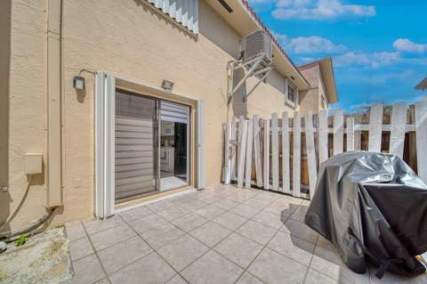 2612 W 54th Place Unit 204, Hialeah FL - photo 20 of 22