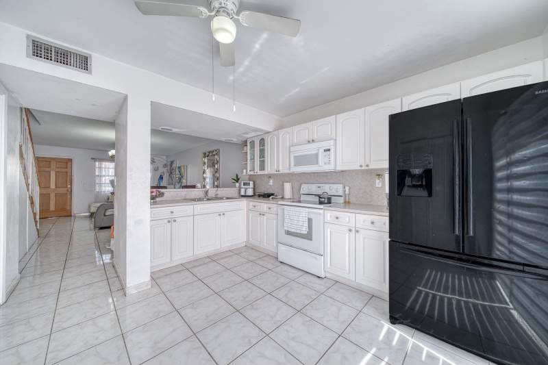 2 bedroom Condominium at 2612 W 54th Place Unit 204, Vista Alegre Townhome, Hialeah — photo 3