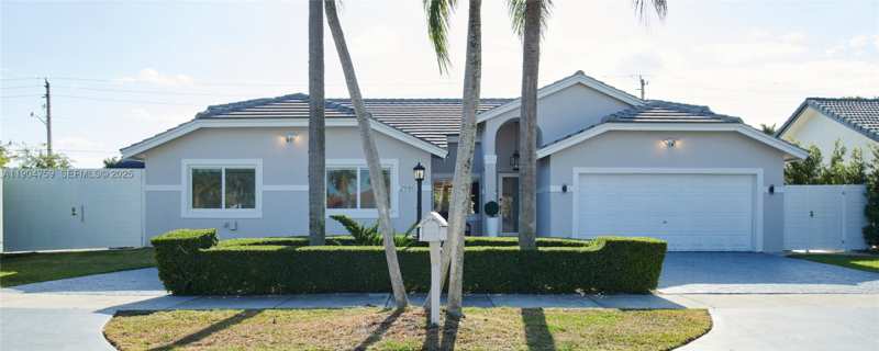 5 bedroom SingleFamilyResidence at 2980 SW 141st Ct, Alligator Sub, Miami — photo 1