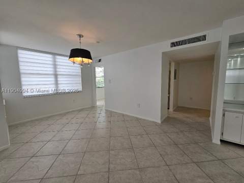 18041 Biscayne Blvd 204, Aventura FL - photo 9 of 52