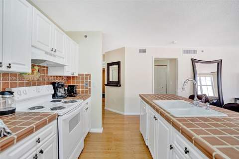 19877 E Country Club Dr 3607, Aventura FL - photo 10 of 43