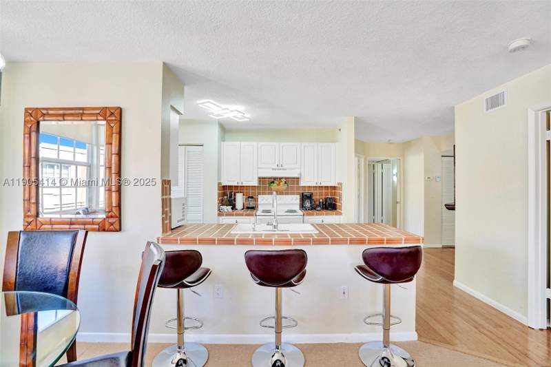 3 bedroom Condominium at 19877 E Country Club Dr 3607, The Yacht Club At Aventur, Aventura — photo 2
