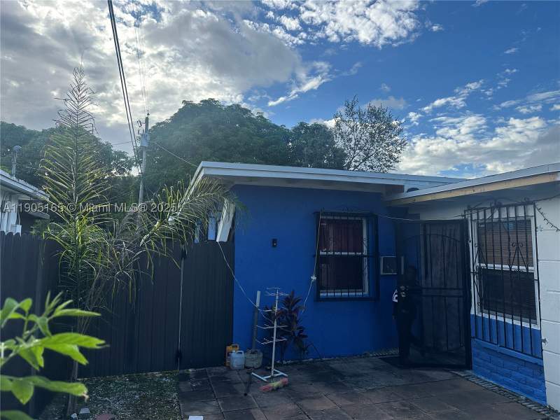 3 bedroom SingleFamilyResidence at 12240 NW 13th Ave, Sunkist Grove, North Miami — photo 5