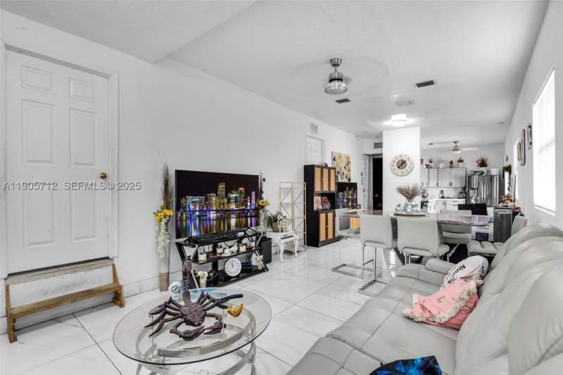 4 bedroom SingleFamilyResidence at 3166 NW 102nd St, The Tropics Amd, Miami — photo 2