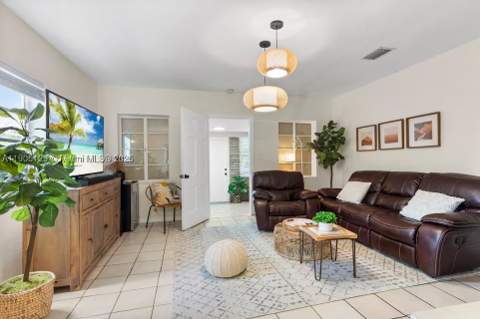 402 NW 102nd St, Miami FL - photo 13 of 26