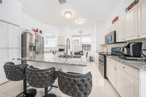 18000 NW 90th Pl, Hialeah FL - photo 12 of 41