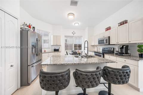18000 NW 90th Pl, Hialeah FL - photo 13 of 41