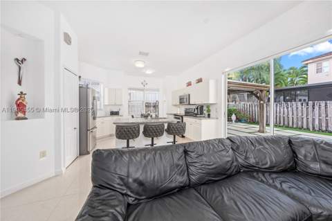 18000 NW 90th Pl, Hialeah FL - photo 15 of 41