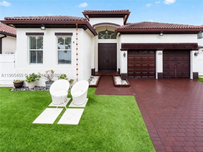 4 bedroom SingleFamilyResidence at 18000 NW 90th Pl, Century Gardens, Hialeah — photo 2