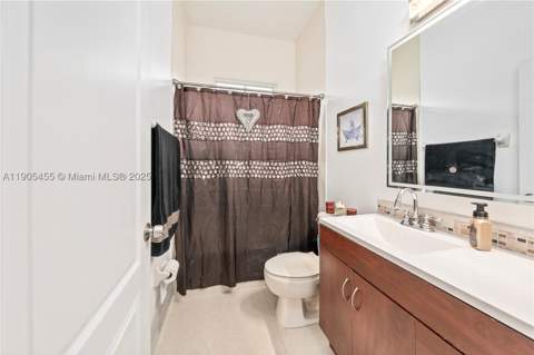 18000 NW 90th Pl, Hialeah FL - photo 22 of 41