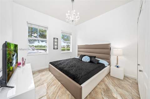 18000 NW 90th Pl, Hialeah FL - photo 23 of 41