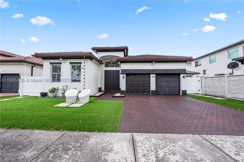 4 bedroom SingleFamilyResidence at 18000 NW 90th Pl, Century Gardens, Hialeah — photo 4