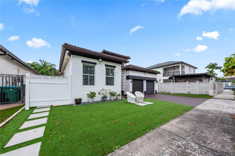 4 bedroom SingleFamilyResidence at 18000 NW 90th Pl, Century Gardens, Hialeah — photo 5