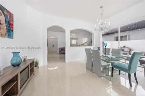 18000 NW 90th Pl, Hialeah FL - photo 8 of 41