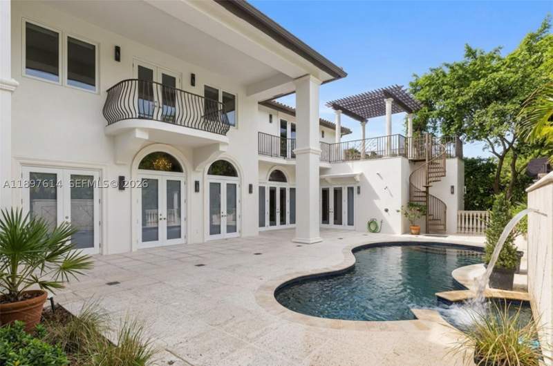 6 bedroom SingleFamilyResidence at 3601 Matheson Ave, KLEBBA BAY ESTATES, Miami — photo 3