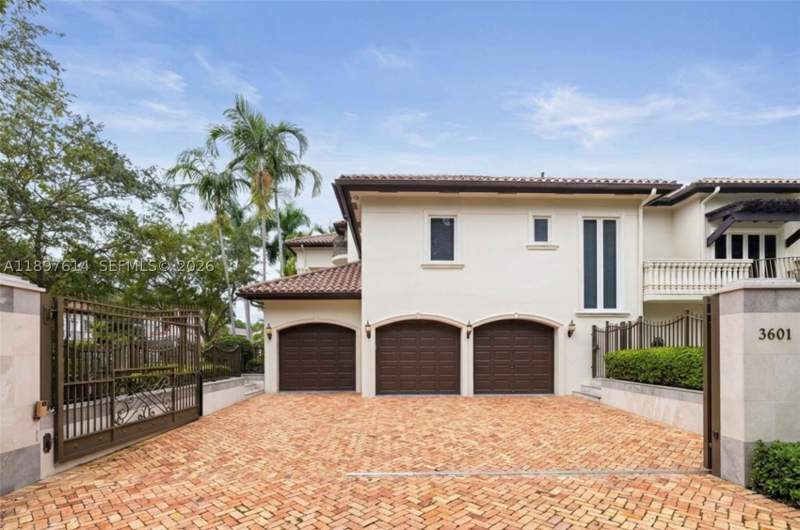 6 bedroom SingleFamilyResidence at 3601 Matheson Ave, KLEBBA BAY ESTATES, Miami — photo 4