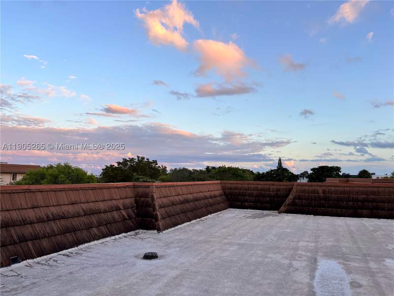 2 bedroom Condominium at 461 Ives Dairy Rd 402-2, Summertree Vilg Calif Cl, Miami — photo 4
