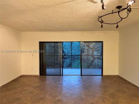 461 Ives Dairy Rd 402-2, Miami FL - photo 9 of 42
