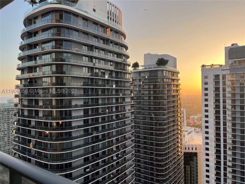 3 bedroom Condominium at 801 S Miami Ave 4309, 801 SMA RESIDENCES CONDO, Miami — photo 2