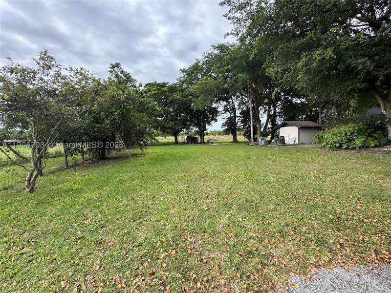 4 bedroom SingleFamilyResidence at 18750 SW 207th Ave, Redlands, Miami — photo 5