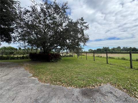 18750 SW 207th Ave, Miami FL - photo 6 of 21