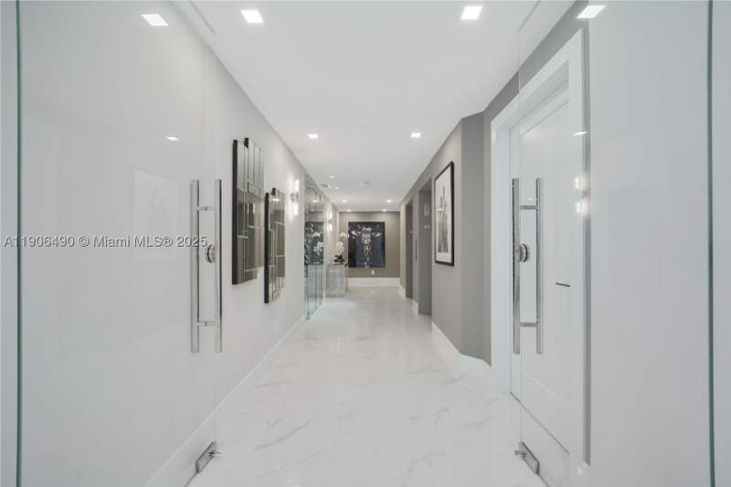 3 bedroom Condominium at 300 S Pointe Dr 4306, Portofino Tower Condo, Miami Beach — photo 4