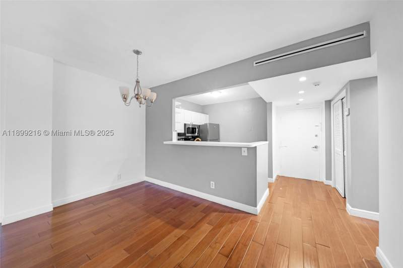 1 bedroom Condominium at 1455 N Treasure Dr 3K, Island Place At North Bay, North Bay Village — photo 4