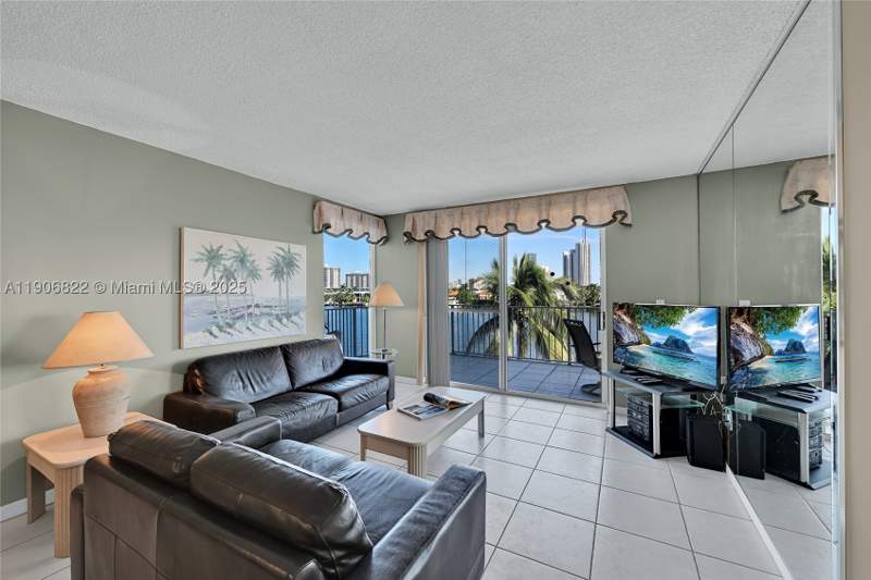 2 bedroom Condominium at 18260 N Bay Rd 420, Les Pelicans (The Pelican, Sunny Isles Beach — photo 4