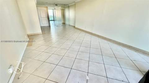 100 Bayview Dr 607, Sunny Isles Beach FL - photo 7 of 11