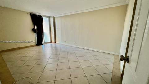 100 Bayview Dr 607, Sunny Isles Beach FL - photo 8 of 11
