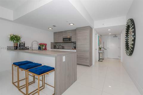 400 Sunny Isles Blvd 906, Sunny Isles Beach FL - photo 7 of 36