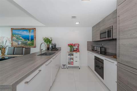 400 Sunny Isles Blvd 906, Sunny Isles Beach FL - photo 9 of 36