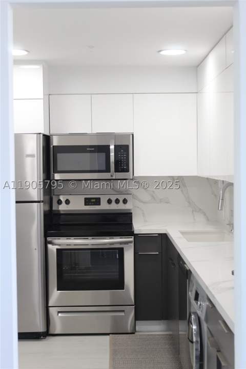 2829 Indian Creek Dr 1403, Miami Beach FL - photo 9 of 34