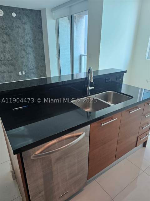 244 Biscayne Blvd 908, Miami FL - photo 11 of 42