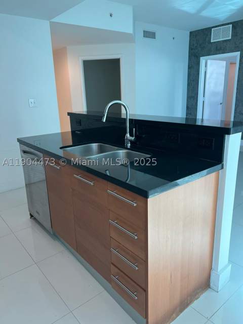 244 Biscayne Blvd 908, Miami FL - photo 13 of 42