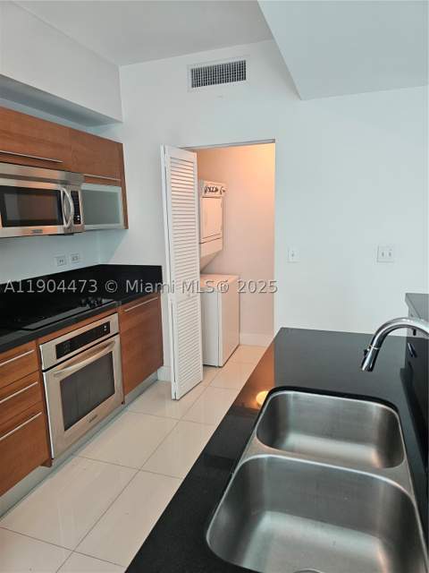 244 Biscayne Blvd 908, Miami FL - photo 15 of 42