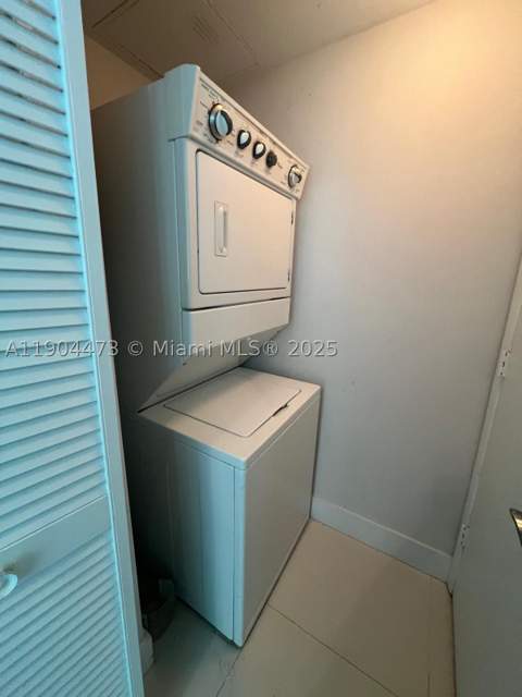 244 Biscayne Blvd 908, Miami FL - photo 17 of 42
